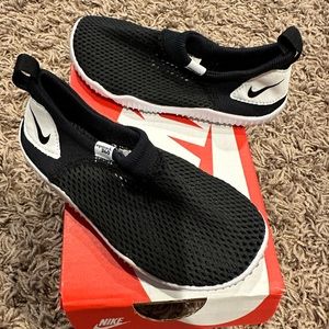 New Nike Aqua Sock Shoes